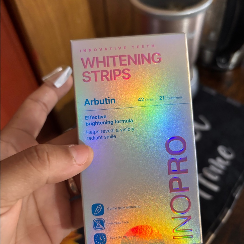 Arbutin Whitening Strips in Iridescent Pink - 42 Strips - Picture 3 of 7